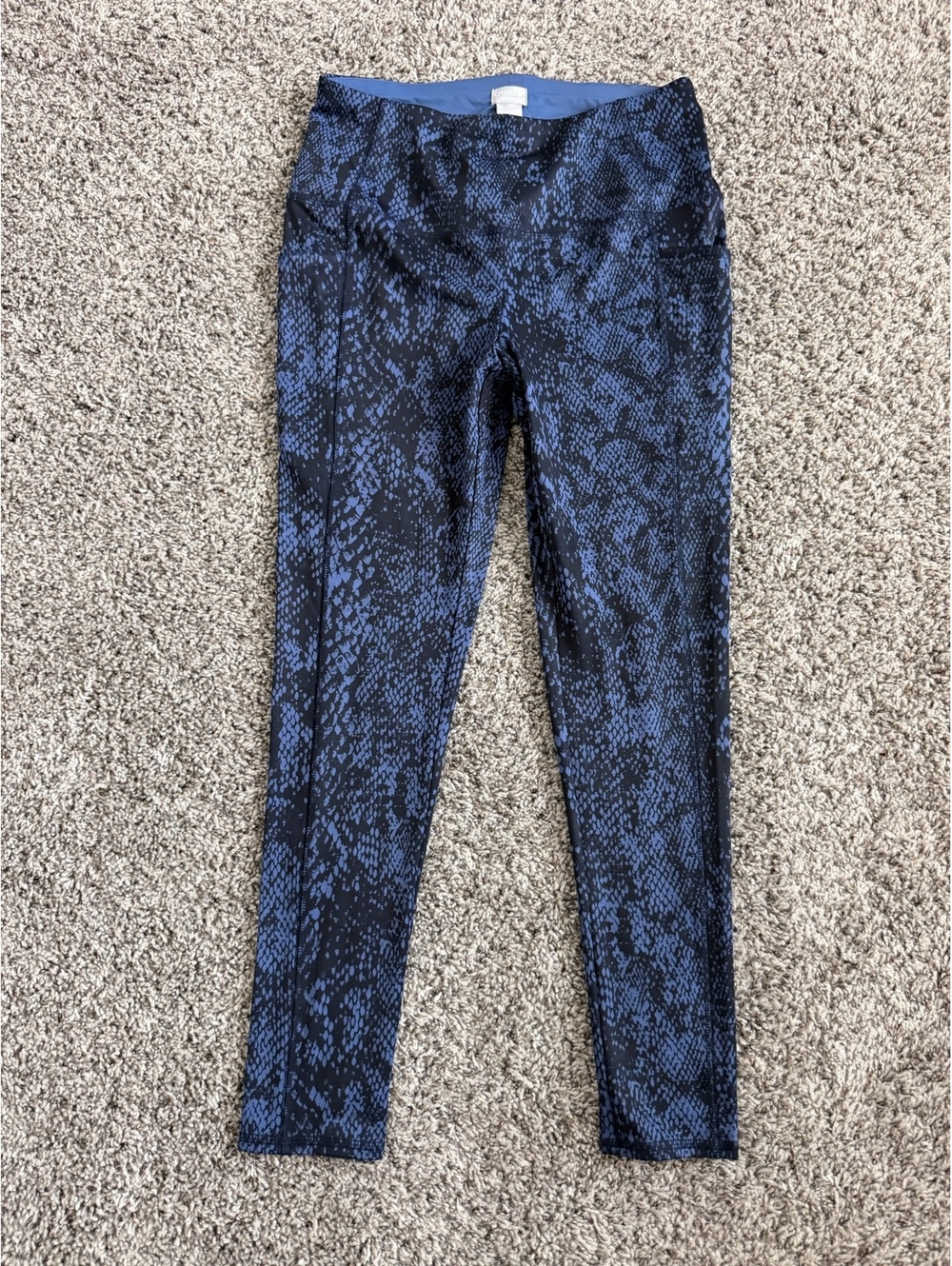 Chico’s Zenergy NWT Blue Tone Animal Print Side Pockets Leggings Size 1 (8/10)